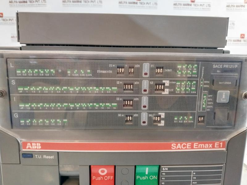Abb Sace Emax E1 Circuit Breaker 12Kv 400Vac Yo-1Sda038292R1, Yc-1Sda038302R1
