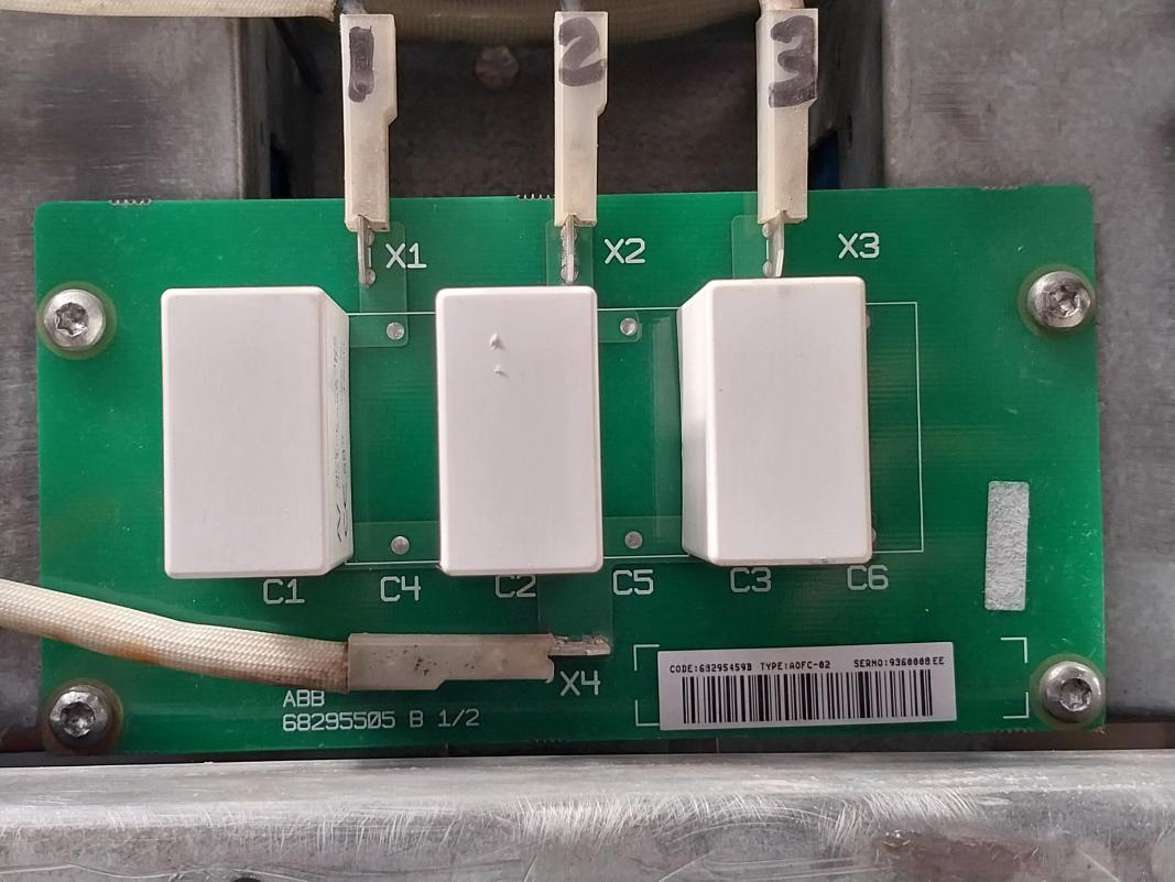 Abb Acs800-104-0580-7+E205+V991 Inverter Drive Module 68685192 709–976 Vdc Ip00