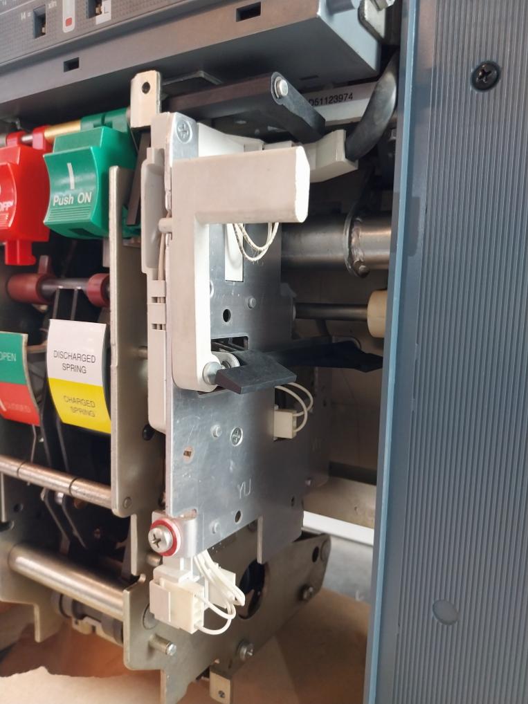 Abb E3N-a 25 Emax Air Circuit Breaker 2500A 50-60 Hz