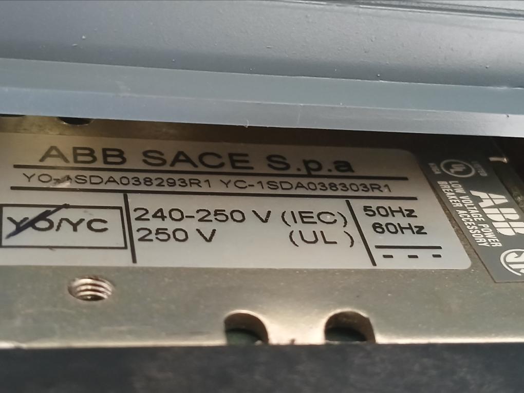 Abb Sace E4S/Ms 40 Emax E6 Circuit Breaker 4000A 690V 12 Kv Iec 60947-3 50/60 Hz