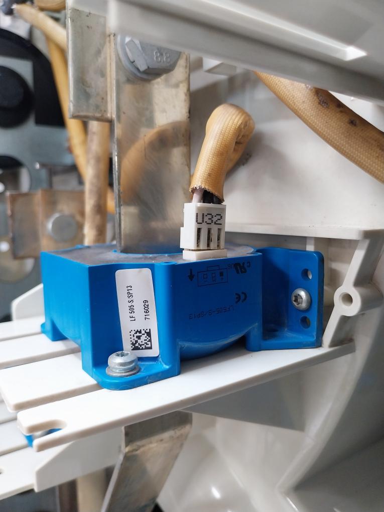 Acs800-04-0400-5+C189+E208+E210+J400+K454+L509+N651+P901 Abb Frequency Drive