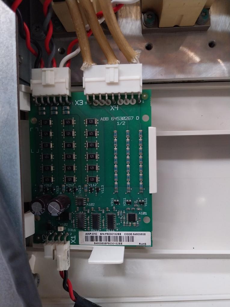 Acs800-04-0400-5+C189+E208+E210+J400+K454+L509+N651+P901 Abb Frequency Drive