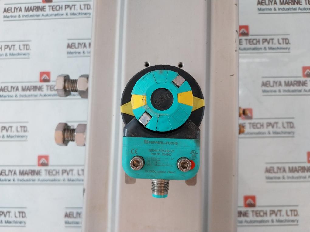Air Torque DR00450U AZL Pneumatic Actuator W/ NBN4-F25-E8-V1 Proximity Sensor