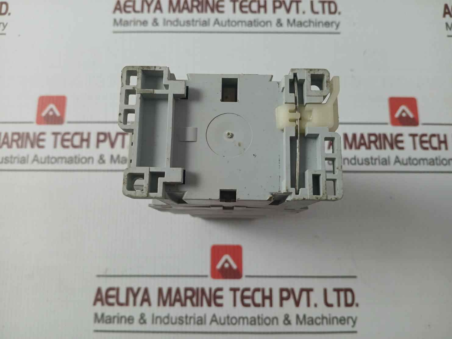 Allen-bradley 100-c30*00 Iec Contactor With 100-f Auxiliary Contact Block