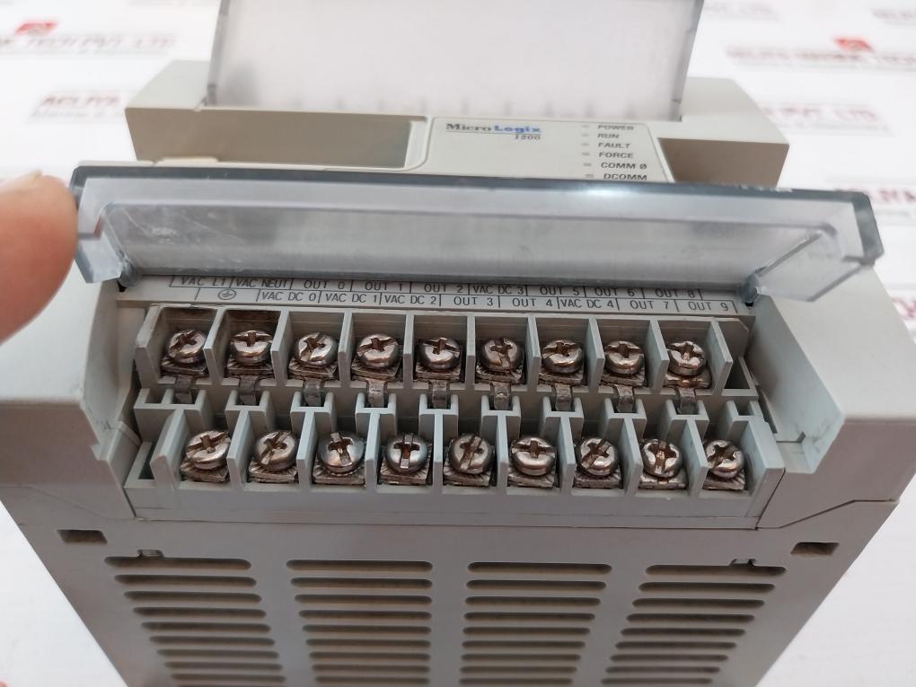 Allen-bradley 1762-l24Bwa Micrologix 1200 24 Point Controller 50-60Hz 24Vdc