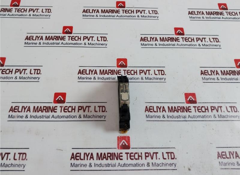 Lot of 5X ALLEN-BRADLEY 700-HK32Z24-4 Relay with Socket 700-HN122