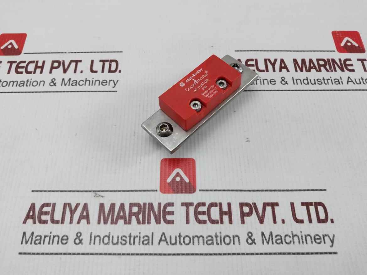 Allen-bradley Pg-3644188-r00 Guardmaster Actuator With Safety Interlock Switch