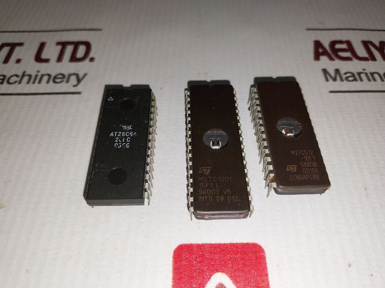 Atmel At28C64 Almo Eprom-eeproms Memory Chips 3.3 Msb M27C512-20Xf1