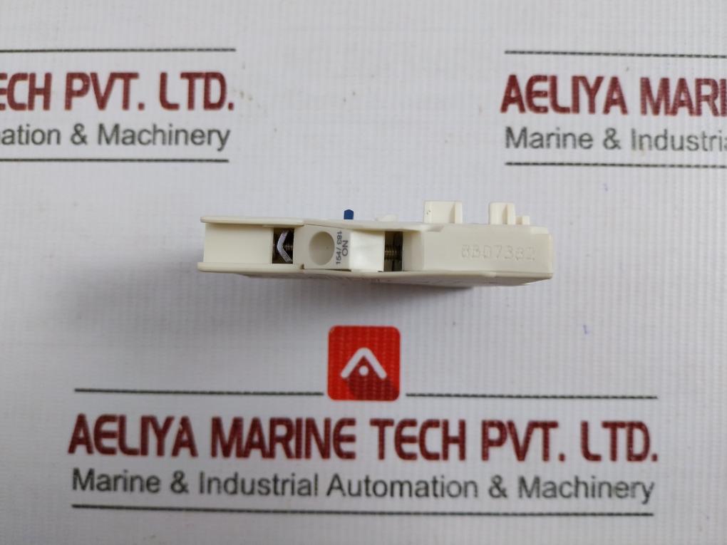 Auxiliary Contact Block 690V 10A Part No Lad8N11 Telemecanique