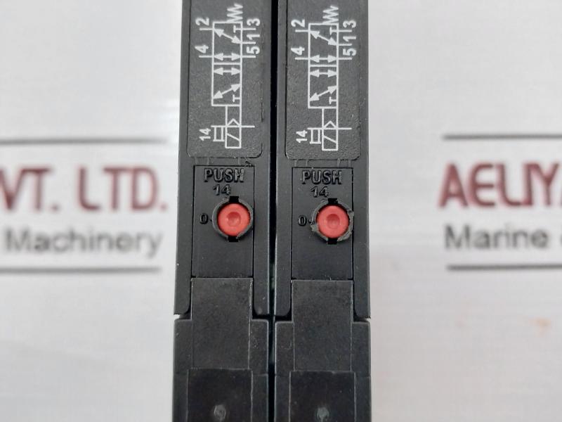 Aventics 0 820 062 052 Pneumatic Directional Control Valve 24V 0.55W 40174523