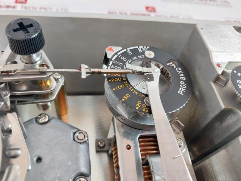 Azbil Kgpa12-03821A1T-7G Pressure Indicating Controller Kz03-1A 1.4 Kgf/Cm2