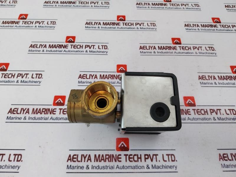 Belimo Z325s-230 Fan Coil Unit Valve, 3-way, Internal Thread 230vac 50/60hz