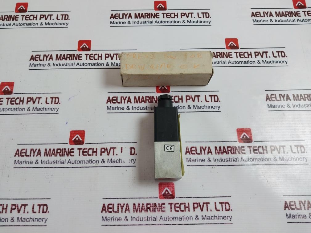 Bosch 0 821 100 004 Pressure Switch New