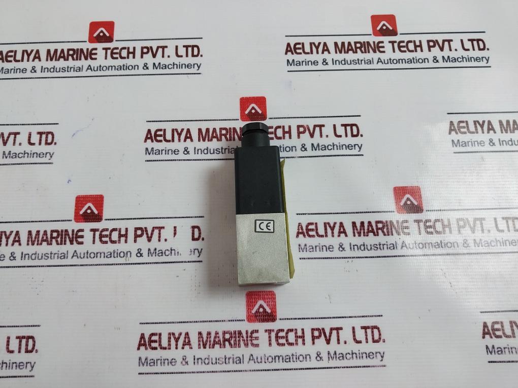 Bosch 0 821 100 004 Pressure Switch New