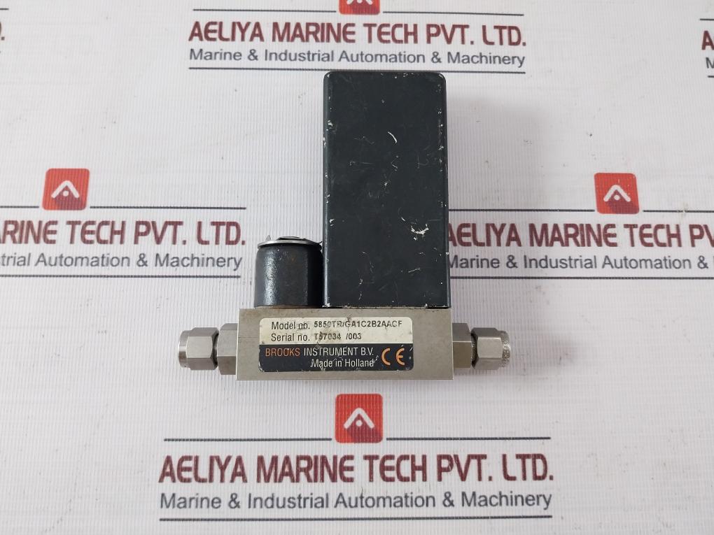 Brooks 5850Tr/Ga1C2B2Aacf 5850 Tr Series Mass Flow Controller 0–5Vdc 100 Bar