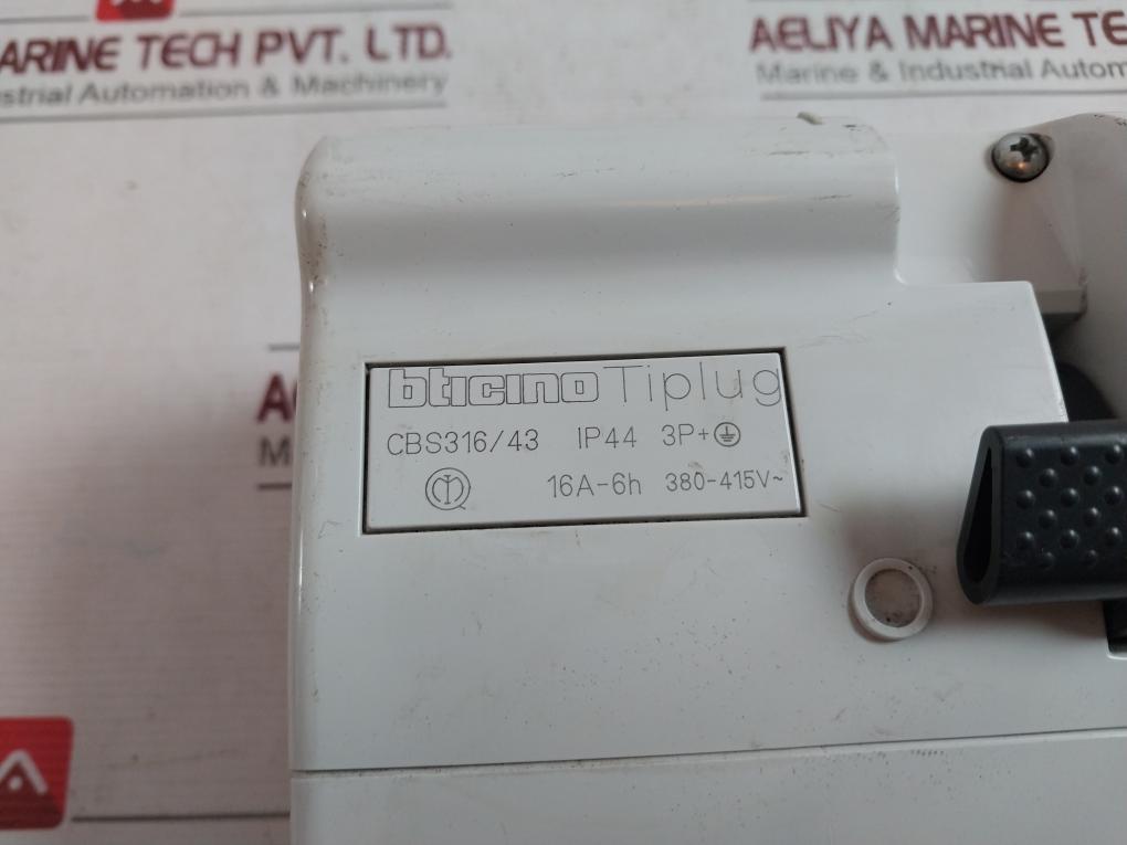Bticino Cbs316/43 Industrial Plug With Socket Ip44 16A 6H 380-415V
