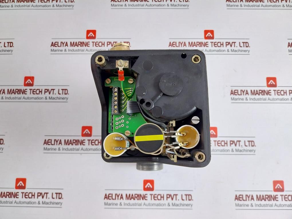 Burkert 110V 60Hz 3001-0-b-0-a 000 Rotary Actuator