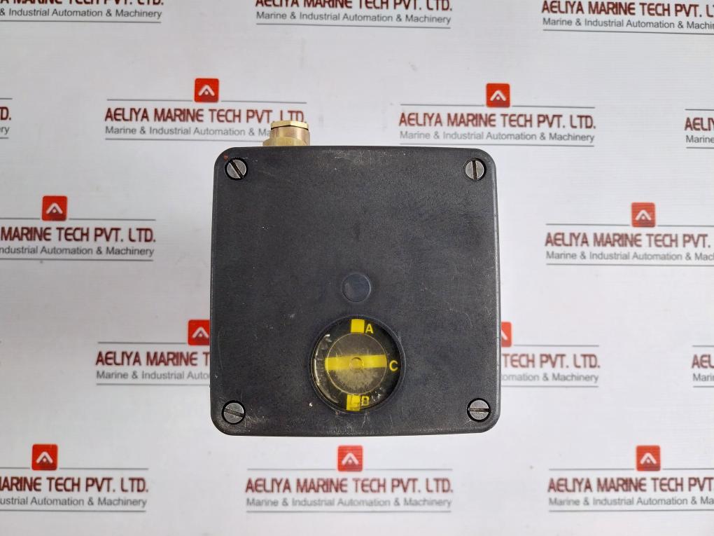 Burkert 110V 60Hz 3001-0-b-0-a 000 Rotary Actuator