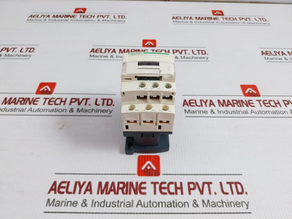 Cad32R7 Control Relay 690V/10A/50-60Hz Schneider Electric