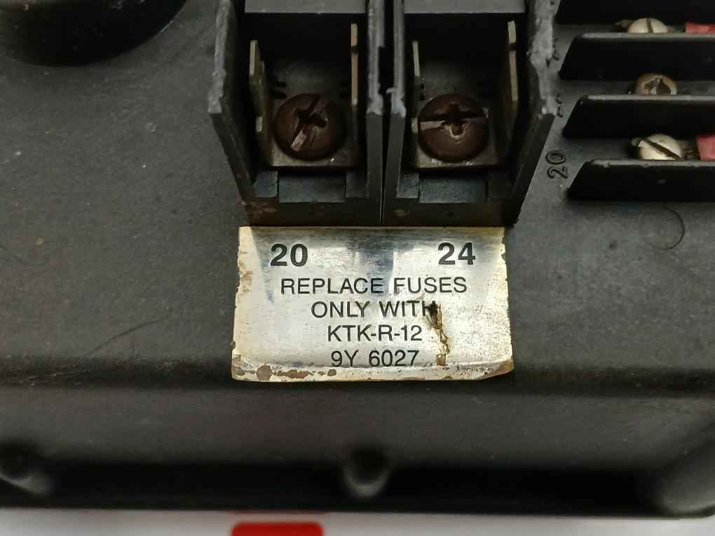 Caterpillar 9Y8400 Voltage Regulator 600V-30A
