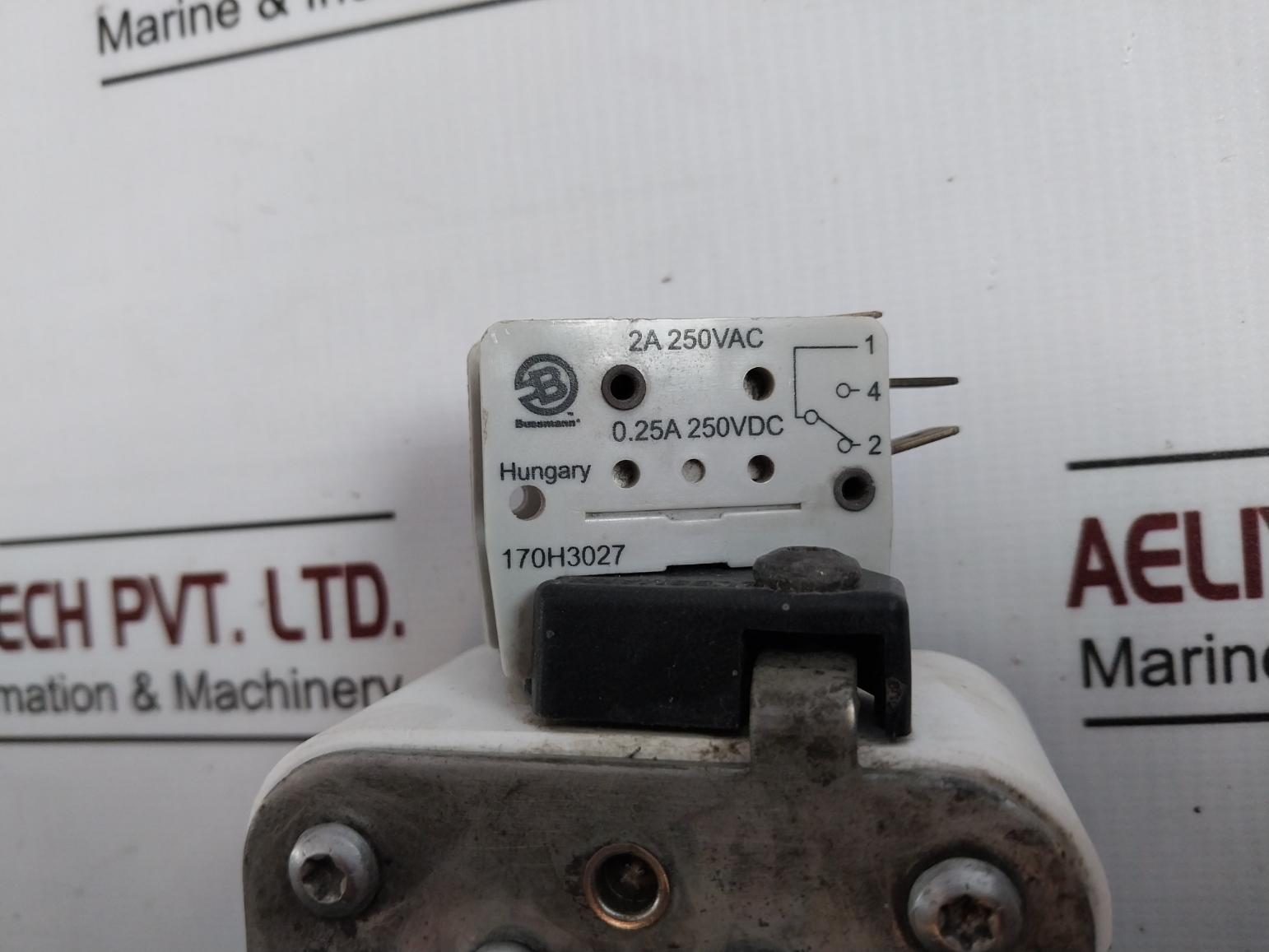 Cooper Bussmann 170M6458 High Speed Square Body Fuse 500A 690V 2A 250Vac