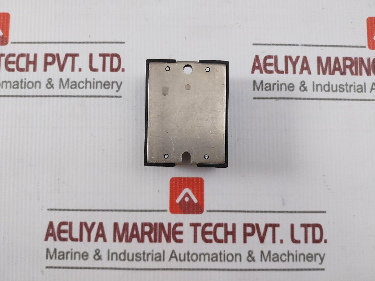 Crydom D2410 Solid-state Relay Output-240V-10A,Input-3-32V