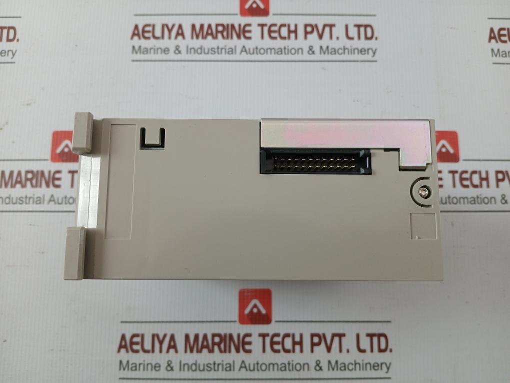 Cs1W-da08C Analog Output Unit Cs1W-sp001, Cs1D-pa207R 240V Ac Omron