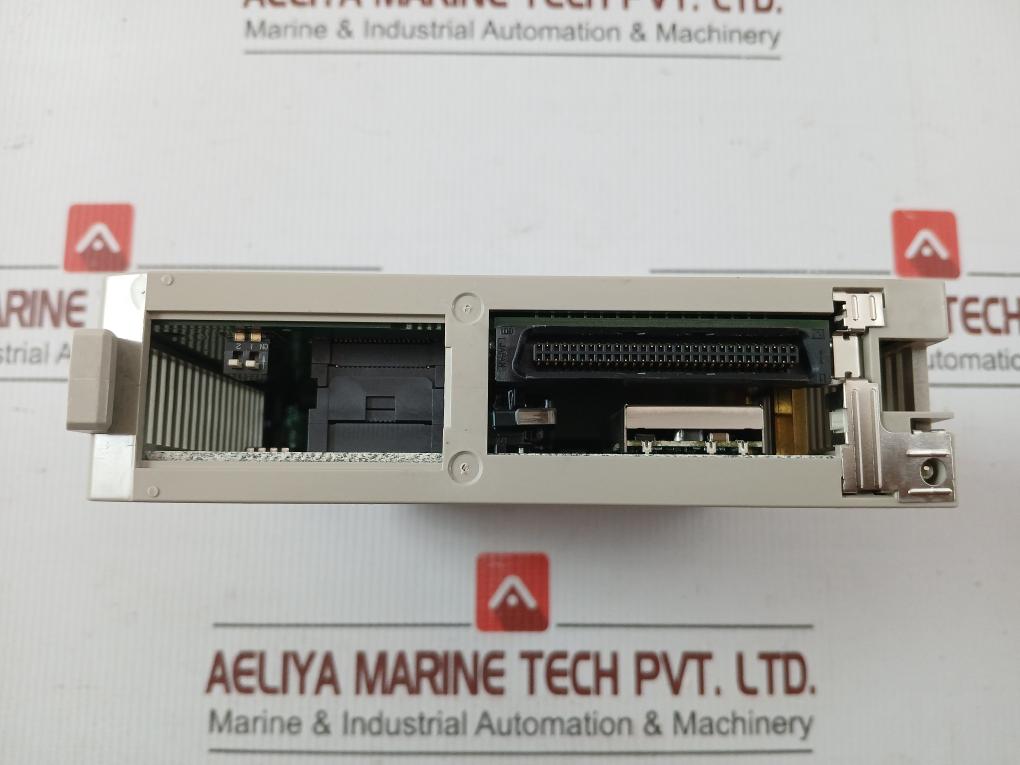 Cs1W-da08C Analog Output Unit Cs1W-sp001, Cs1D-pa207R 240V Ac Omron