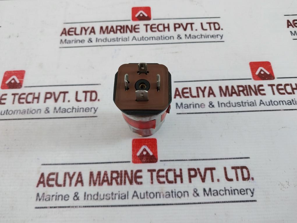 Danfoss 060g1349 Pressure Sensor 0 To 250 Bar 10-30 V Dc Supply 