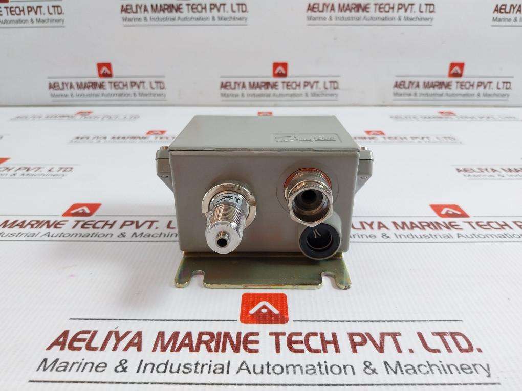 Danfoss 24 Vdc 4-20 Ma Pressure Transmitter Emp 2