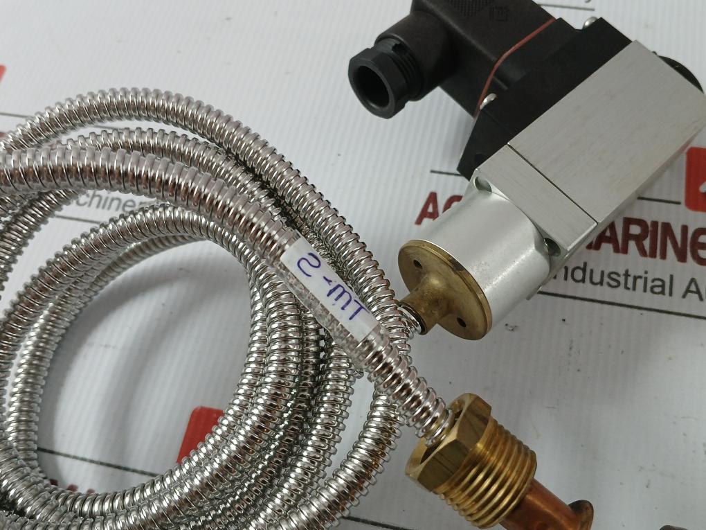 Danfoss Heavy Duty Temperature Control Thermostat Switch 130?C 2M Part No: Mbc 8100