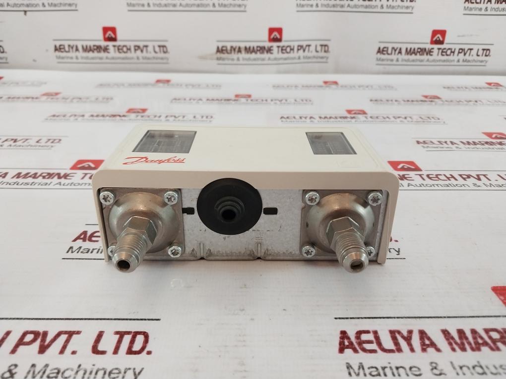 Danfoss KP 15 Dual Pressure Control Switch 10 TO 55 PSI A0858-02 8-32 Bar