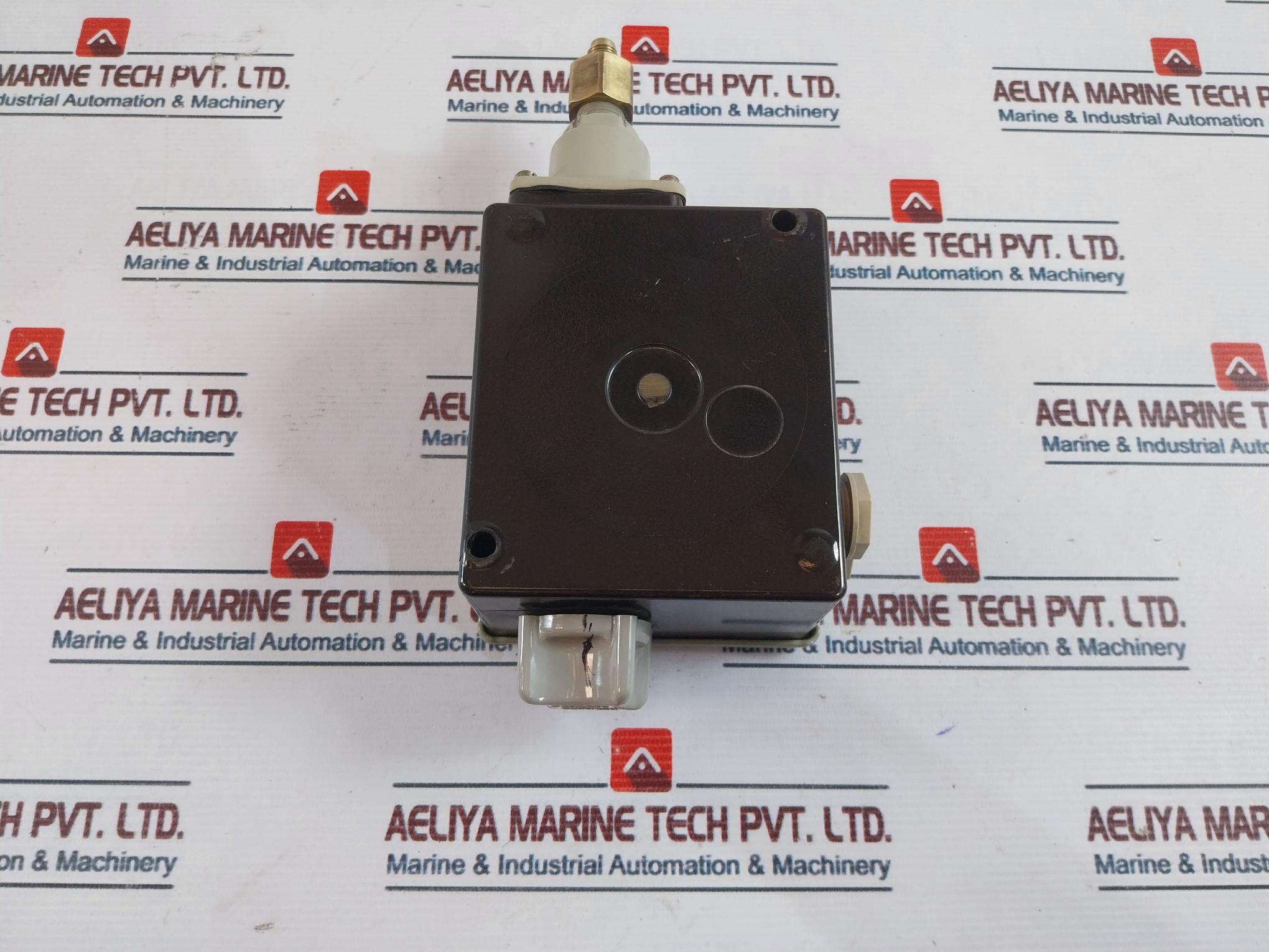 Danfoss Rt 117 Pressure Control Switch Pb 42 Bar/Mwp 609 Psig 12W
