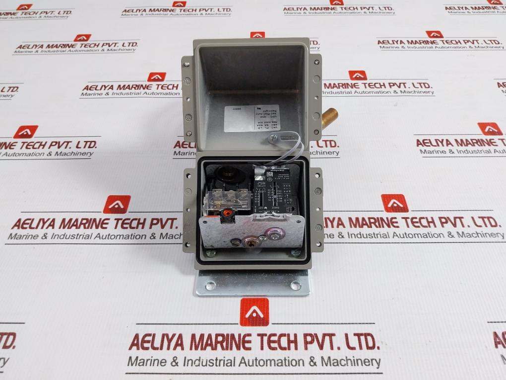 Danfoss Thermostat +60/+150C 480 Vac Kps 81