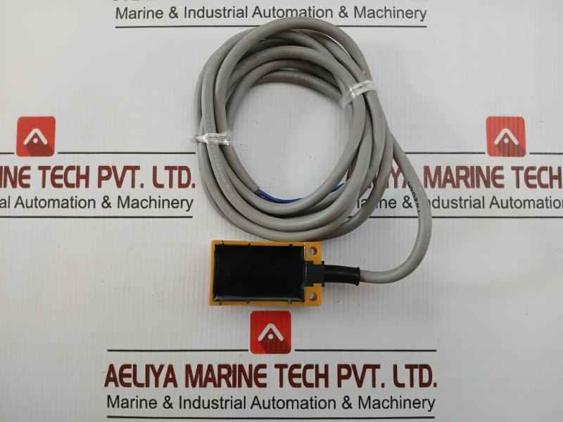 Dc Proximity Switch Sensor 10–30V 2M-cable Omron Tl-n10Me1