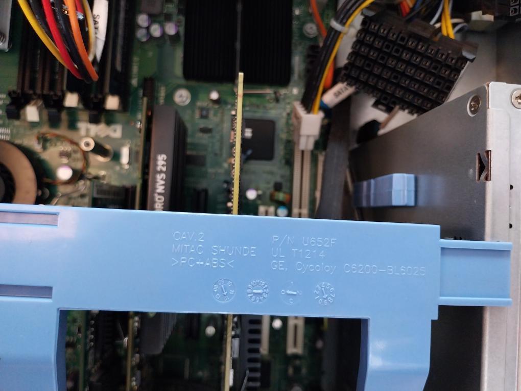 Dell T5500 Workstation E105106 51154290-500 N875Ef-00 Rev. 10