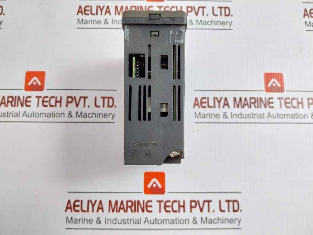 Digital Indicator 100-240Vac-50/60Hz Yokogawa Um330