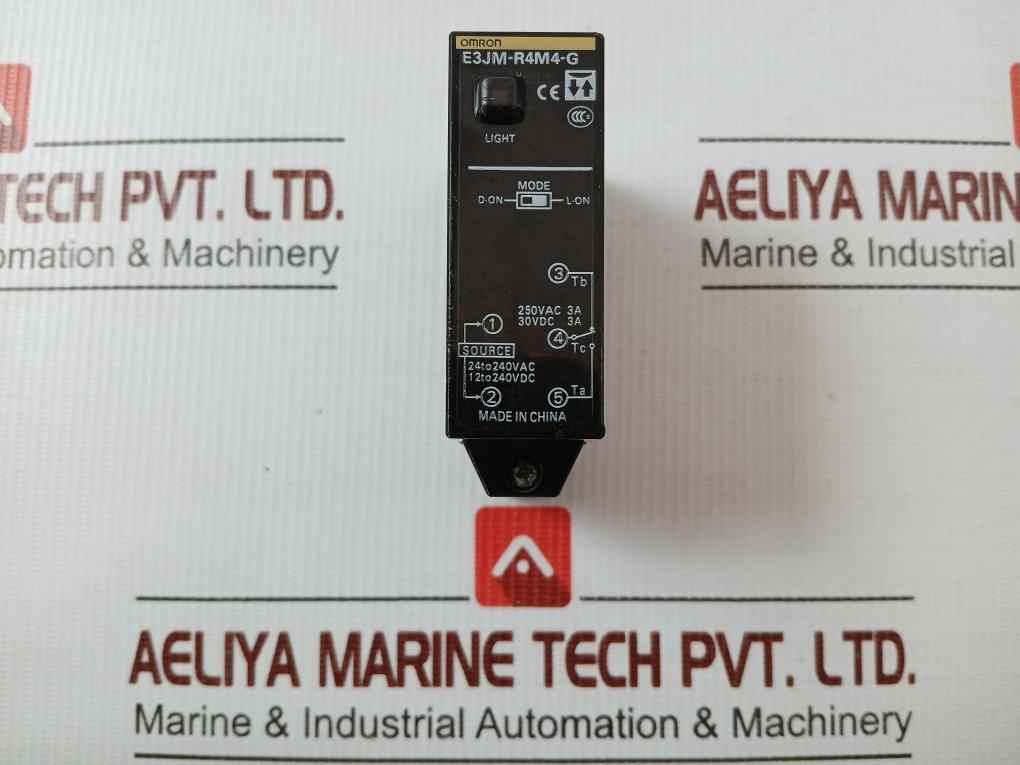 E3Jm-r4M4-g Power Supply Photoelectric Sensor Omron 250Vac 3A