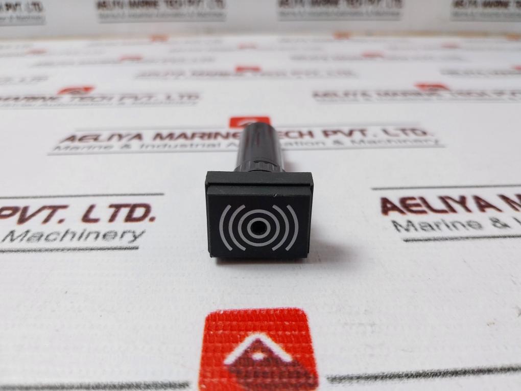 Eao 31-810.005 Pushbutton Switch