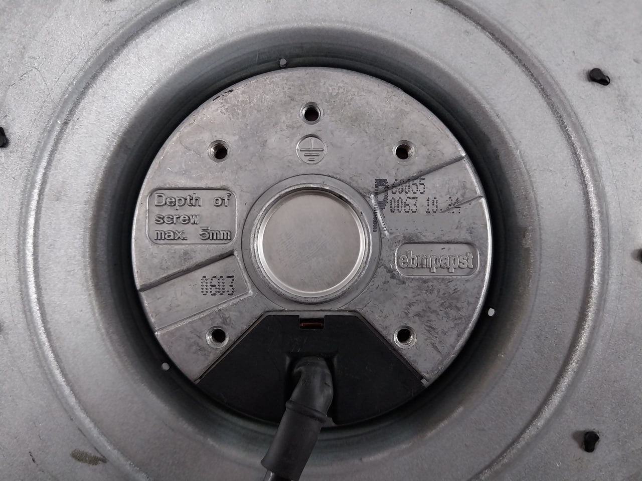 Ebmpapst R2E225-at51-05 Motorized Impeller 230V 50/60Hz 0.46/0.64A