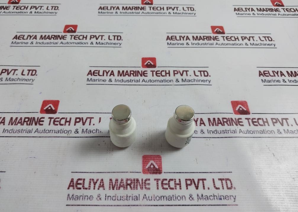 Eia Diii E33 Bottle Fuse E33 Thread Size 500vAc