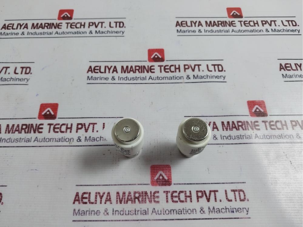 Eia Diii E33 Bottle Fuse E33 Thread Size 500vAc