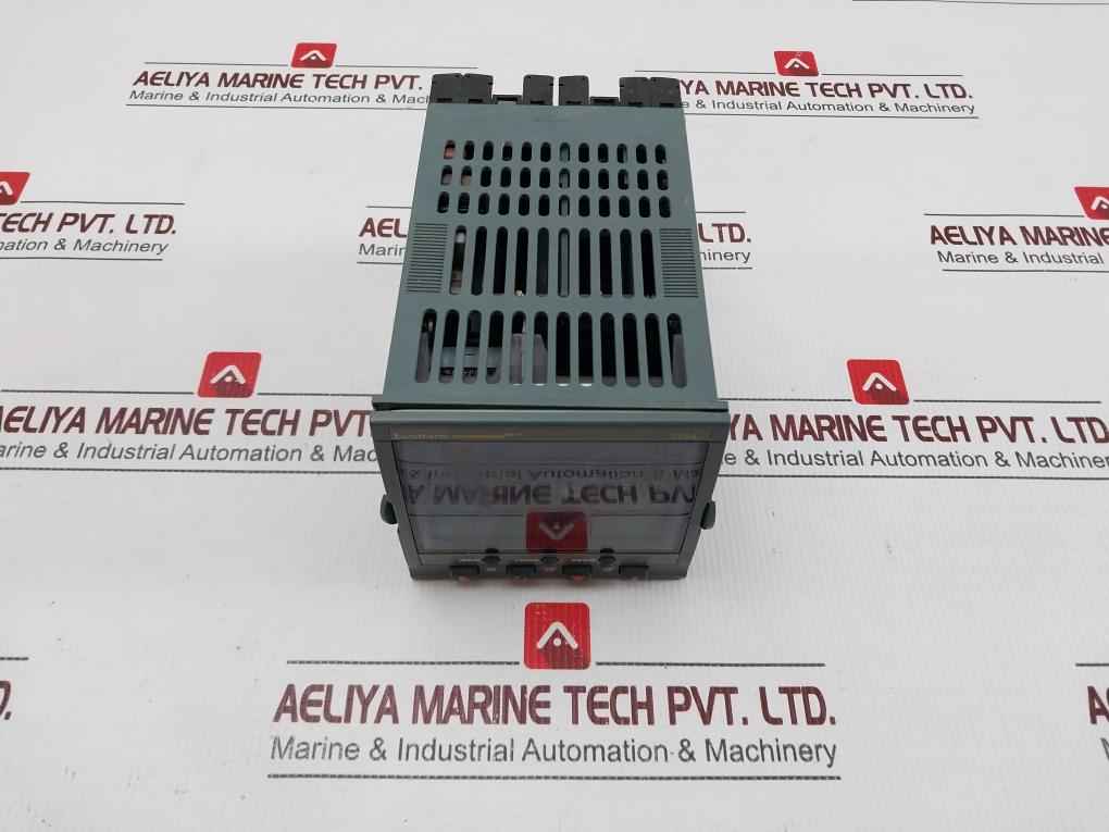 Eurotherm 2704 Temperature Controller 2A 230Vac 0-10V 0-20Ma