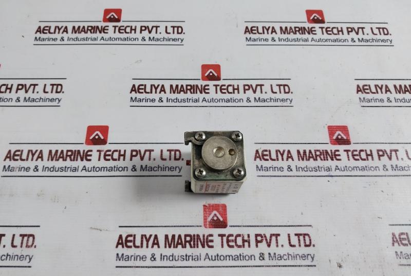 FERRAZ V300053 Fuse Square Body 660-700V AC 125A