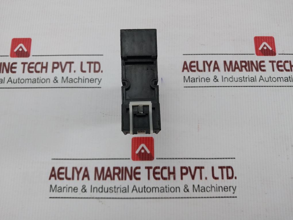 Finder-110-Vac-10A-Power-Relay-With-Socket-Base-55-34-8-110-4