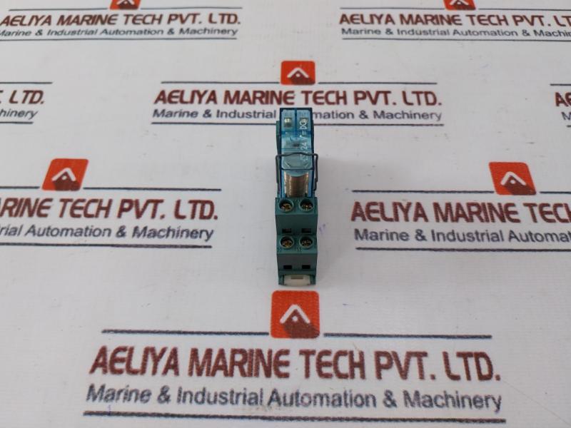 Finder 40.52 Miniature Relay With Socket 95.65 24vdc 8a 250v/5a 250v