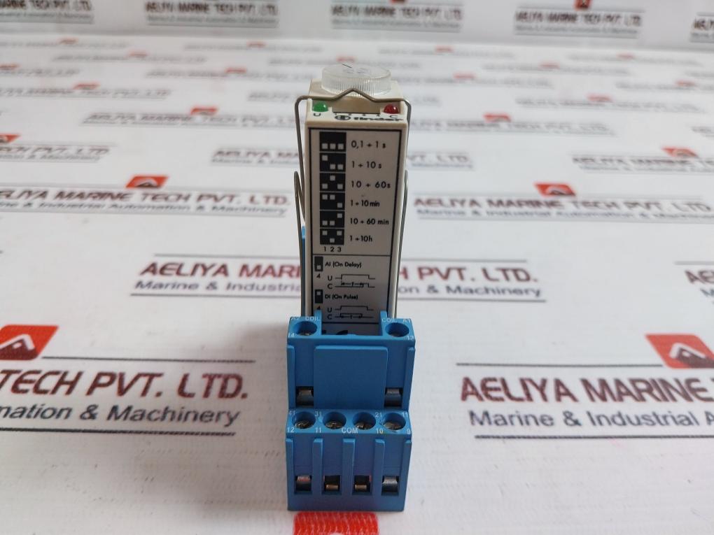 Finder 85.34.8.230 Multifunction Timer 5a 250v~