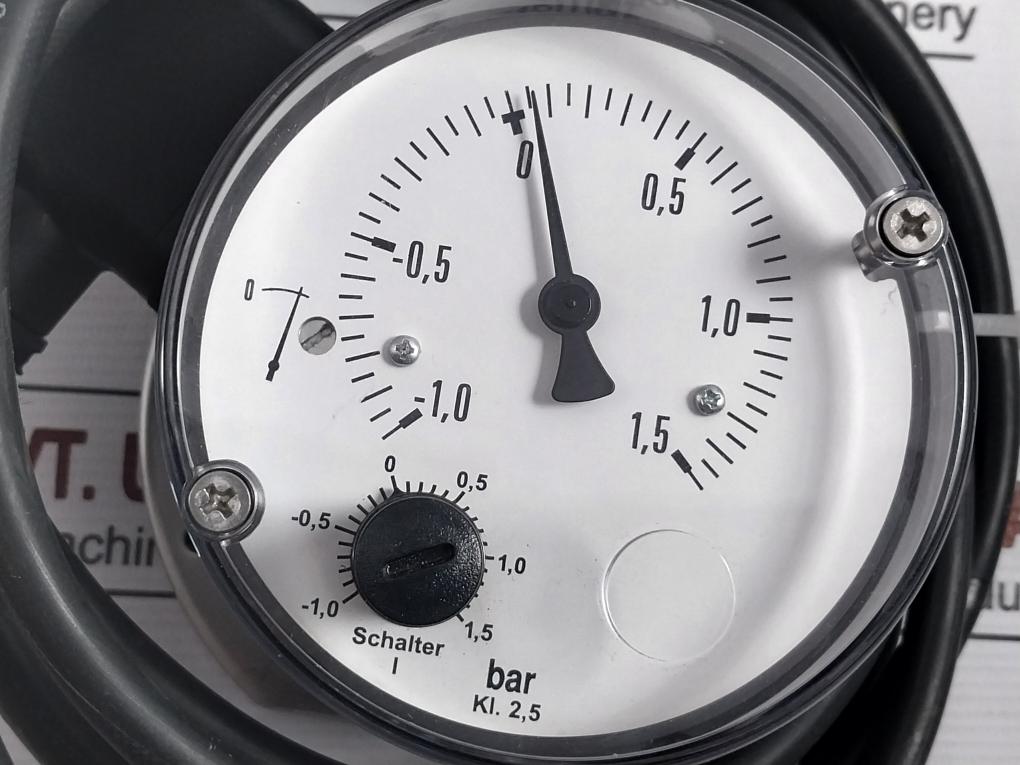 Fischer Ds1133Nw01Az0W00 Differential Pressure Gauge 5A/250V Ac