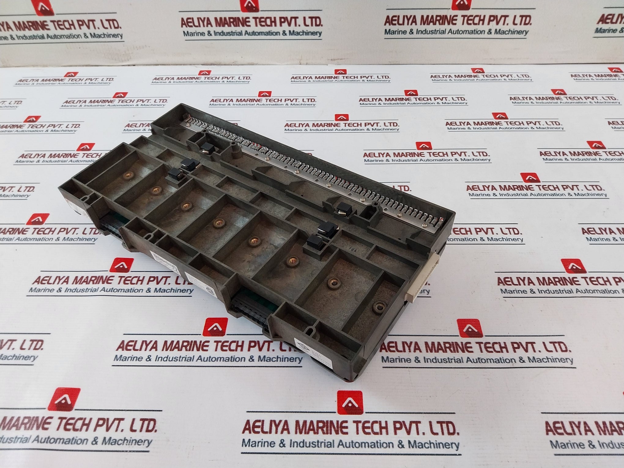 Fisher-rosemount 12P0818X072 8-wide I/O Carrier W/ Shield Kj4001X1-be1