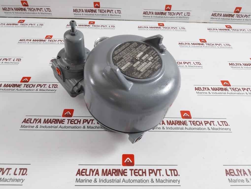 Fisher 546 Pneumatic Transducer